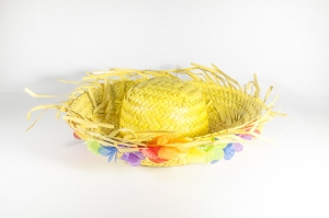 chapeau de paille jaune avec fleurs